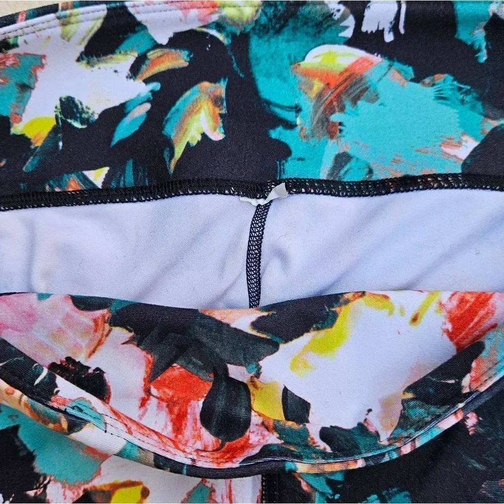 Fabletics Floral Mid Rise Capri Leggings - Picture 8 of 12